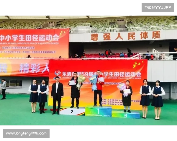 跳水运动的魅力与挑战:从技术精湛到心理素质的全面解析 跳水运动的魅力与挑战:从技术精湛到心理素质的全面解析